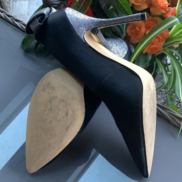 Enzo Angiolini Black Pumps with Silver Sparkle Bow - Picture 6 of 6